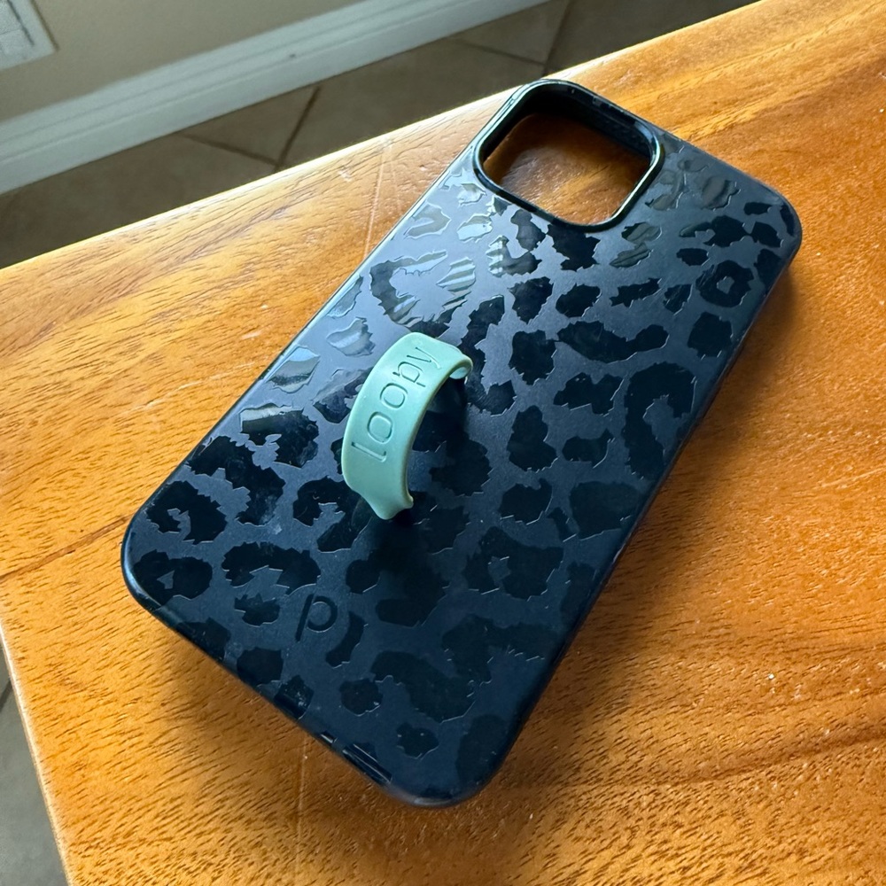 Loopy Case Black Leopard Phone Case iPhone 12